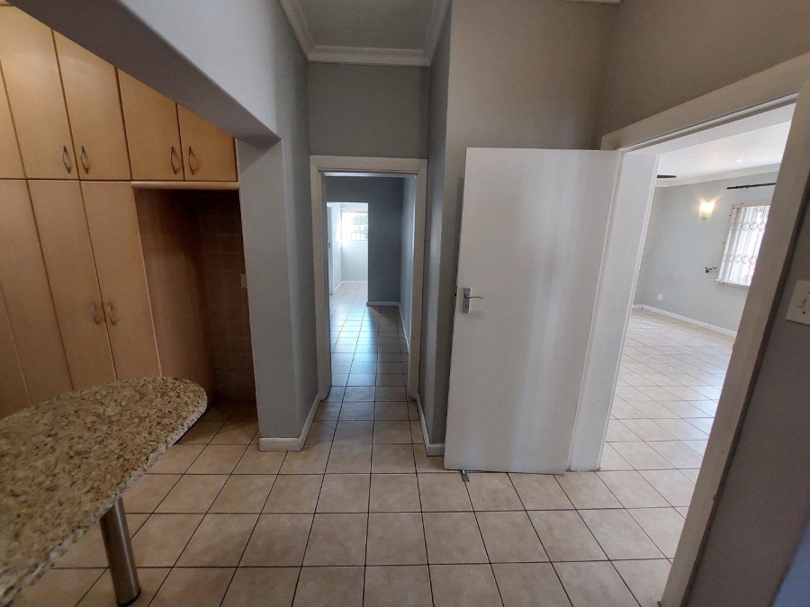 To Let 4 Bedroom Property for Rent in Claremont Western Cape